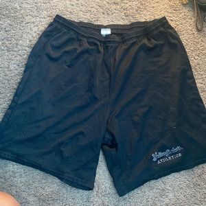 Gently used mesh men’s basketball shorts